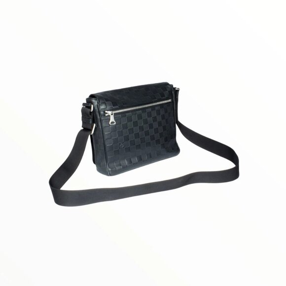 Louis Vuitton Damier Infini Leather Crossbody- Sleek & Versatile Lux - Picture 1 of 8